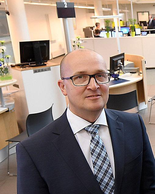 Juho-Pekka Savolainen, chef på Nordeas Mariehamnskontor, har tagit del av färsk statistik från den finska bankbranschen.